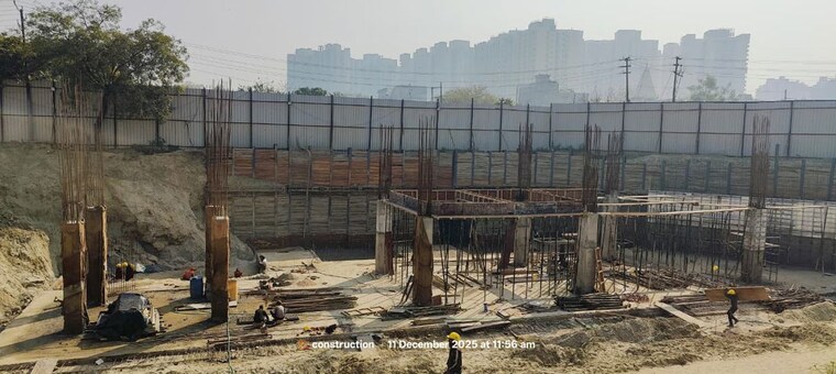 Exterior View, trg-the-mall Commercial Shop 404 Sq.Ft. In Nai Basti Dundahera Ghaziabad 9719572
