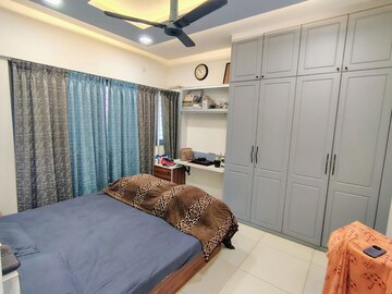 2 BHK Apartment For Sale in Amanora Gold Towers, Hadapsar