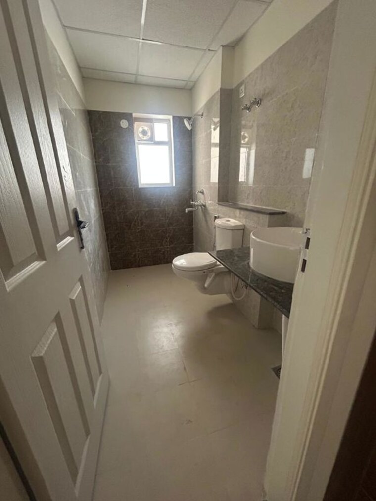 Bathroom, ambala highway 2 Bedroom 1500 Sq.Ft. Apartment In Ambala Highway Zirakpur 9705115