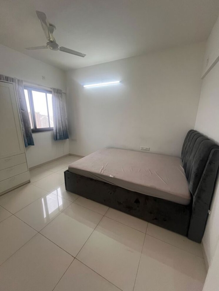 Bedroom, amanora-gold-towers 1 Bedroom 546 Sq.Ft. Apartment In Hadapsar Pune 9719615