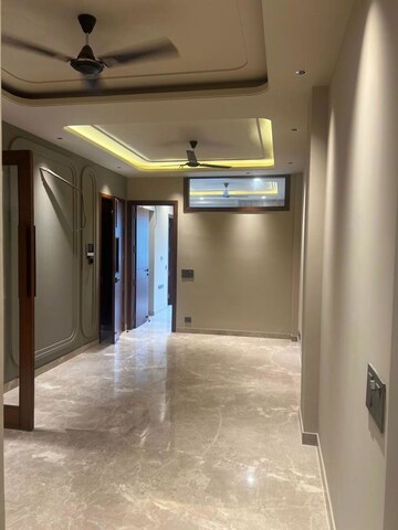 Building Lobby in 2 BHK Builder Floor at Shipra Suncity, Vaibhav Khand – for Rent