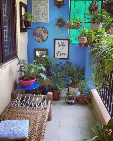 Room in  Pg at Viraj Khand – for Rent