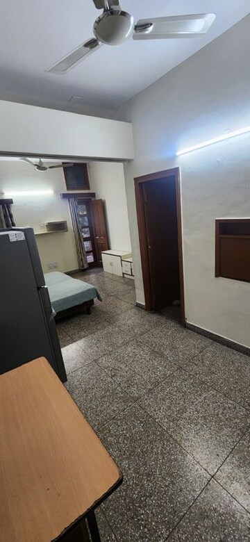 2 BHK Builder Floor For Rent in Sector 33