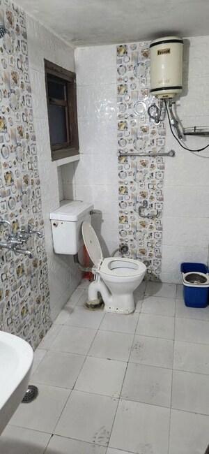 Bathroom in 2 BHK Builder Floor at Sector 33 – for Rent