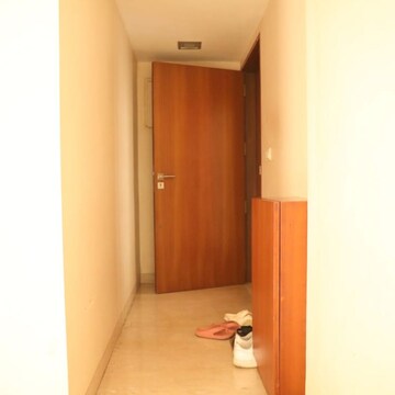 Room in 2 BHK Apartment at Cumbala Hill – for Sale