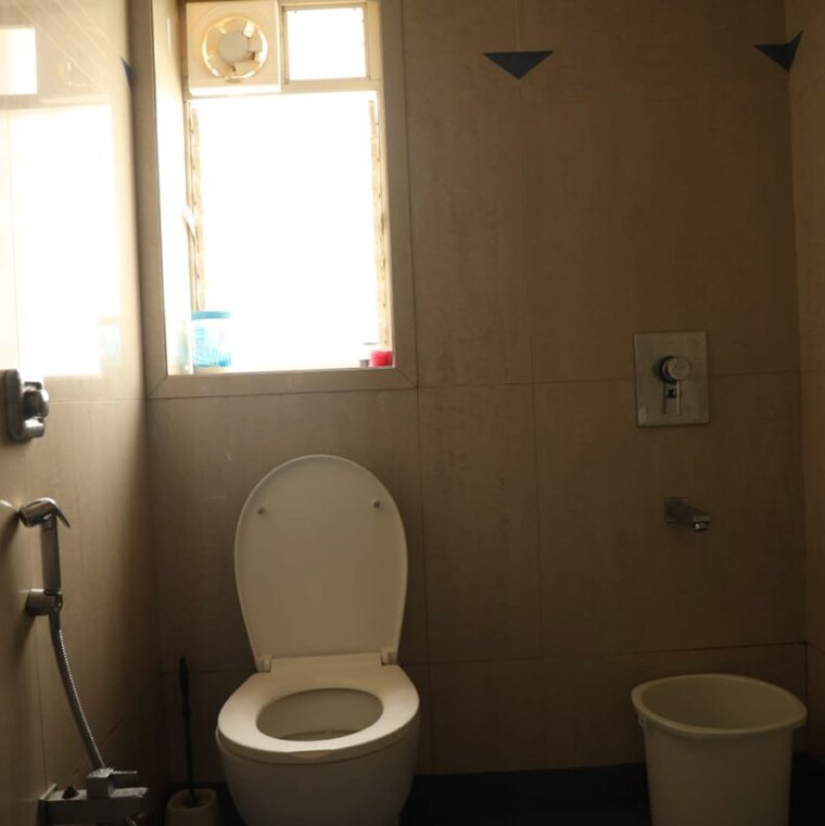 Bathroom, cumbala hill 2 Bedroom 823 Sq.Ft. Apartment In Cumbala Hill Mumbai 9719803