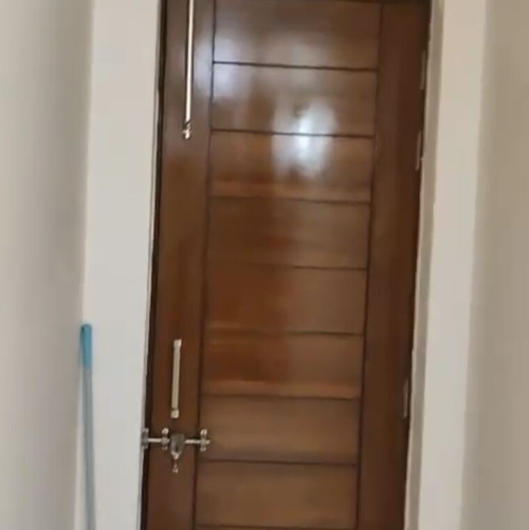 undefined, sector 21c 3 Bedroom 100 Sq.Yd. Builder Floor In Sector 21c Faridabad 9719838