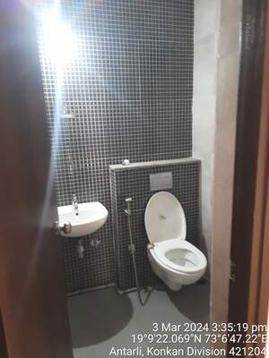 Bathroom in 2.5 BHK Apartment at Dombivli East – for Rent