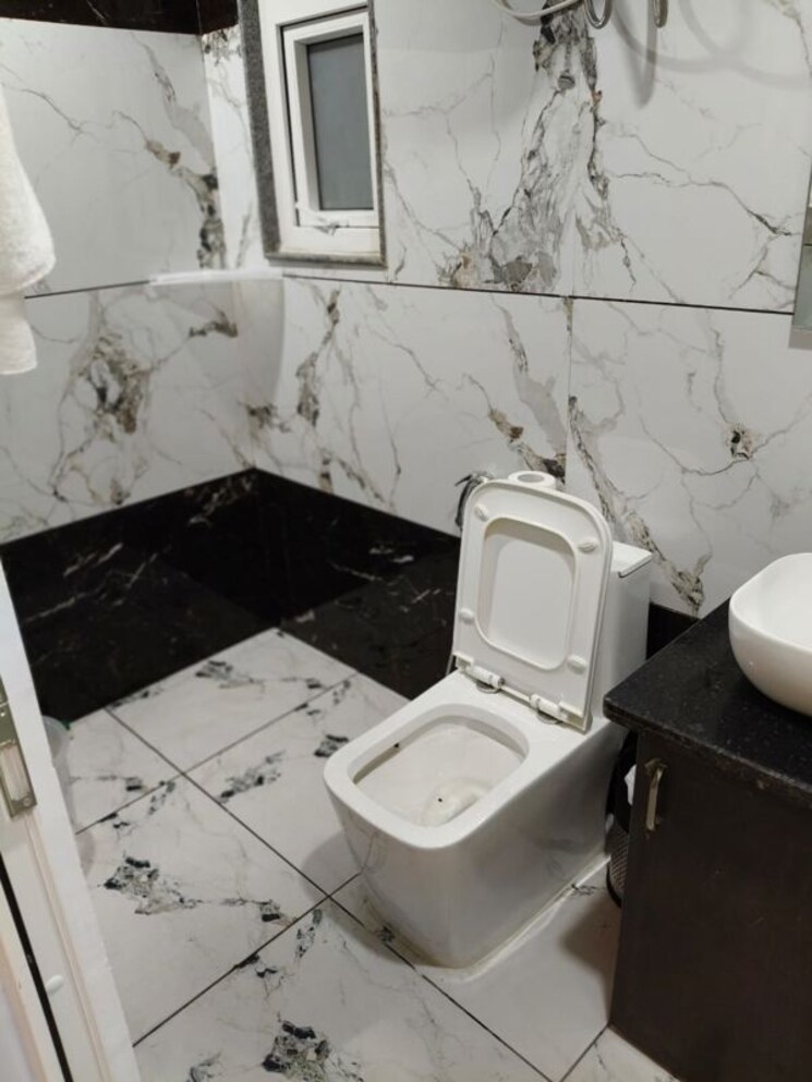 Attached Bathroom, piramal-aranya 4 Bedroom 2854 Sq.Ft. Apartment In Byculla Mumbai 9719917