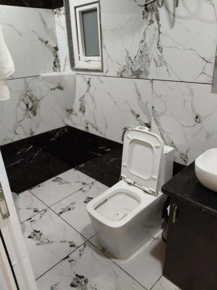 Attached Bathroom, piramal-aranya 4 Bedroom 2856 Sq.Ft. Apartment In Byculla Mumbai 9719918