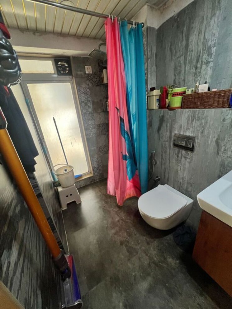 Bathroom, rna-ng-eclat 2 Bedroom 810 Sq.Ft. Apartment In Andheri West Mumbai 9719981