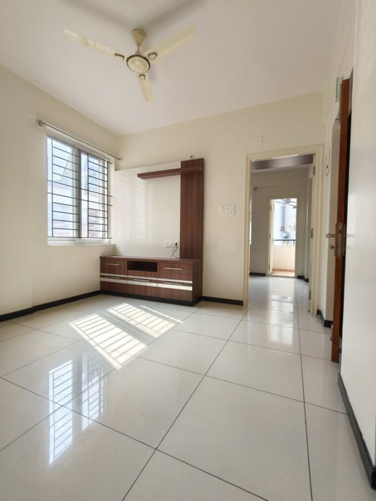 Room, jeevan bima nagar 1 Bedroom 600 Sq.Ft. Apartment In Jeevan Bima Nagar Bangalore 9719997