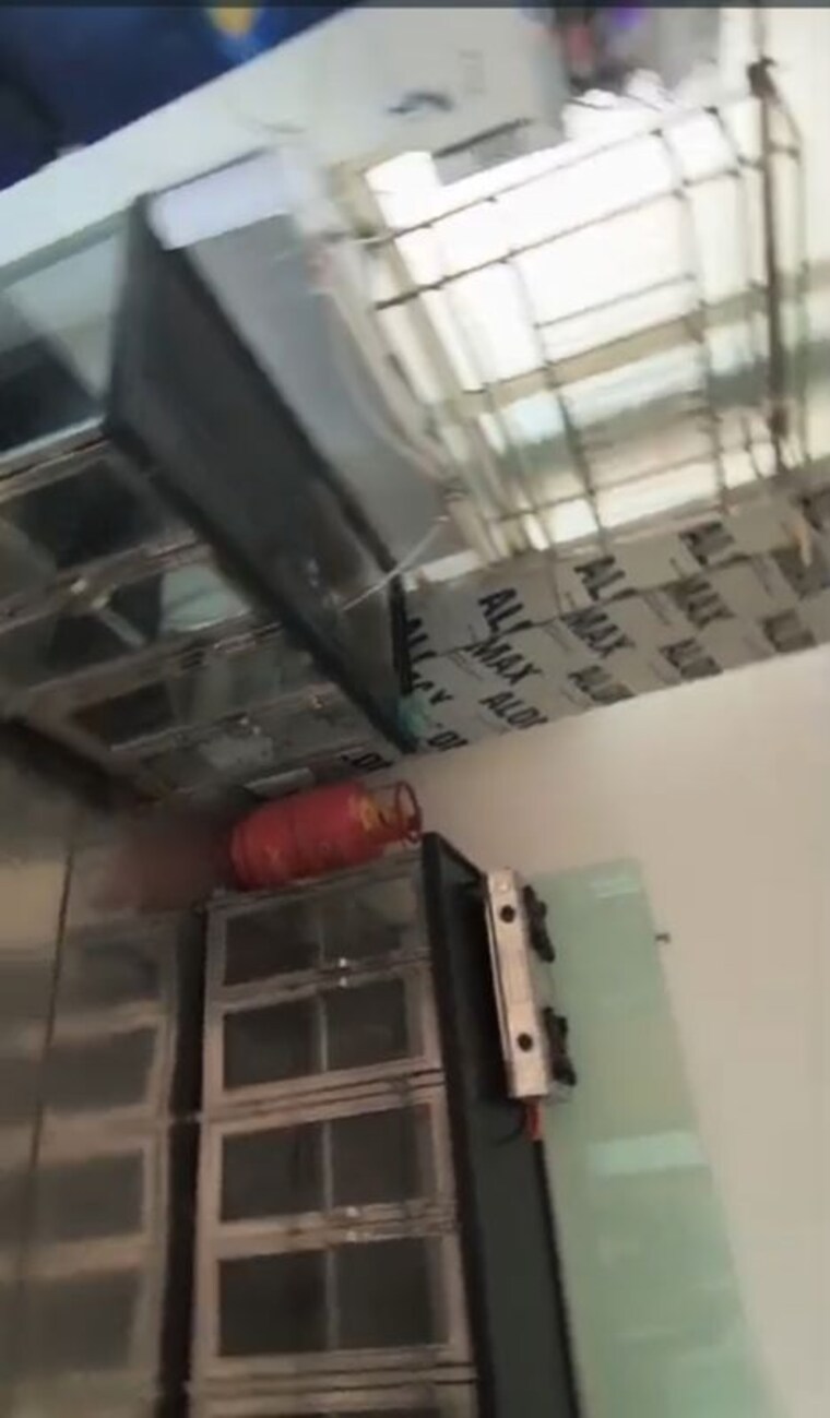 undefined, sector 33 2 Bedroom 162 Sq.Mt. Builder Floor In Sector 33 Noida 9720068