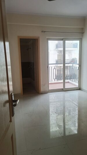 Room in 3 BHK Apartment at Maxblis White House, Sector 75 – for Rent