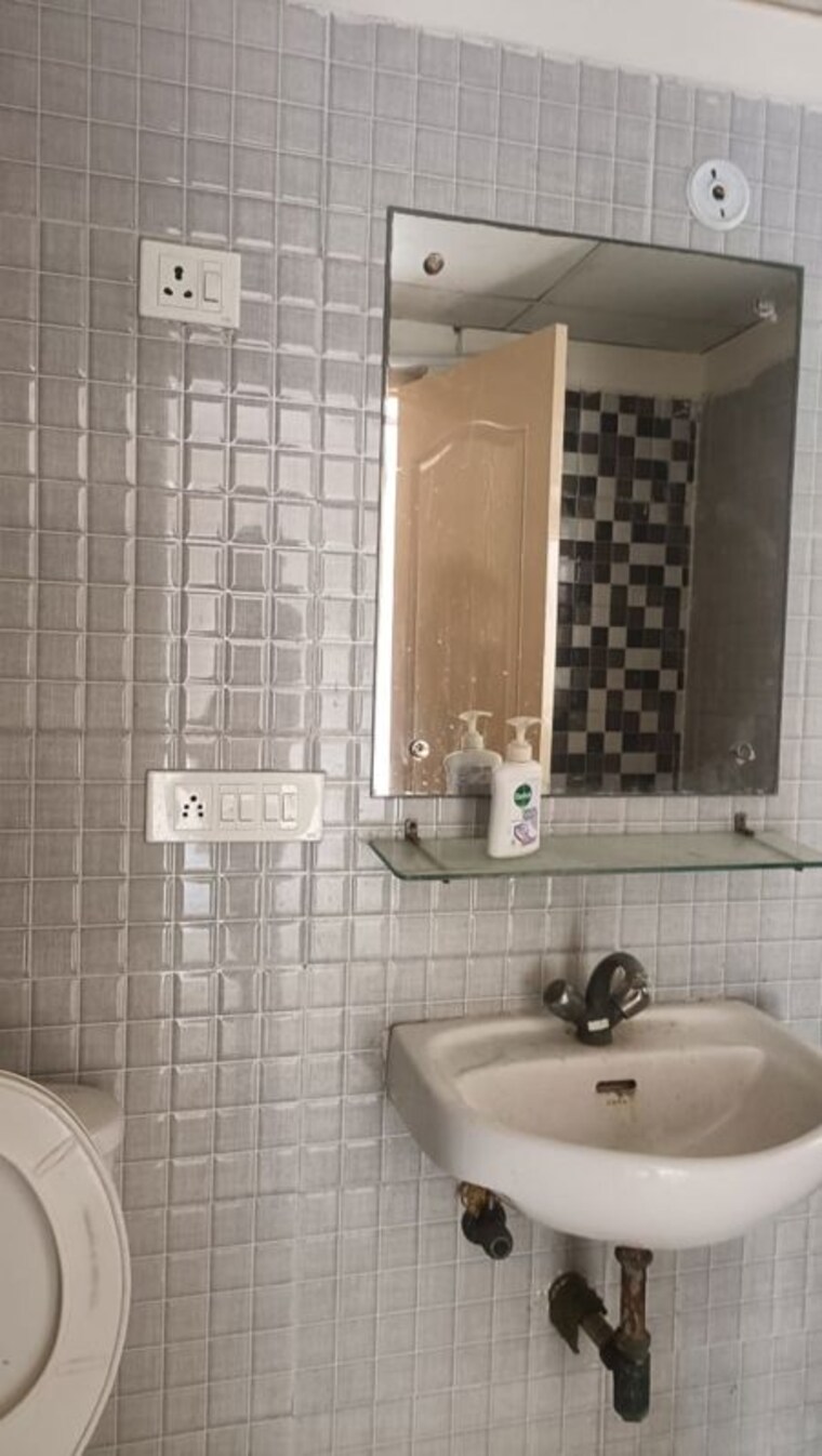 Bathroom, maxblis-white-house 3 Bedroom 1390 Sq.Ft. Apartment In Sector 75 Noida 9720077