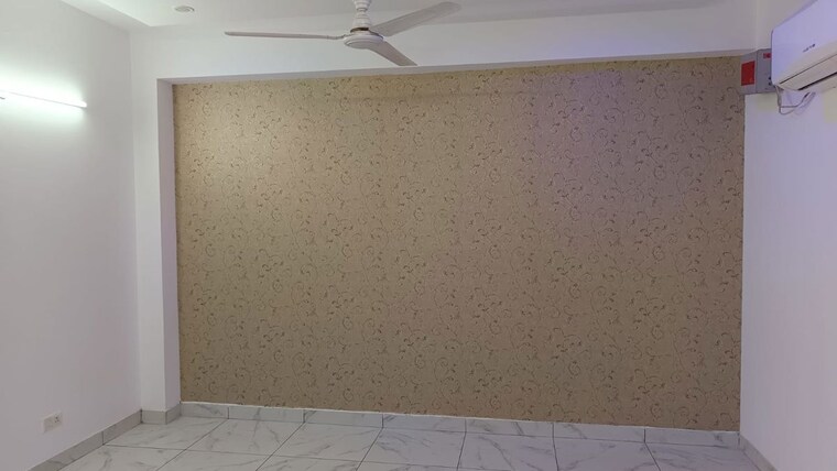 Room, dhakoli 3 Bedroom 116 Sq.Yd. Builder Floor In Dhakoli Zirakpur 9720160