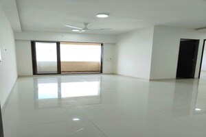 3 BHK Apartment For Rent in Alpha 1 Greater Noida