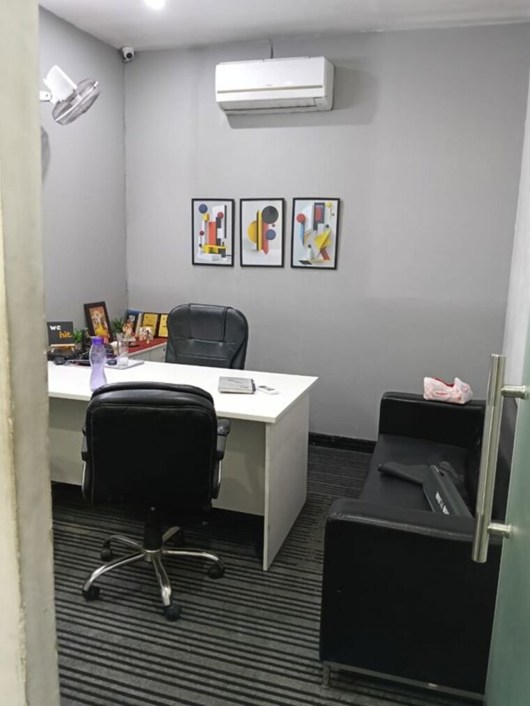 Team Area, sector 64 Commercial Office Space 1000 Sq.Ft. In Sector 64 Noida 9720171