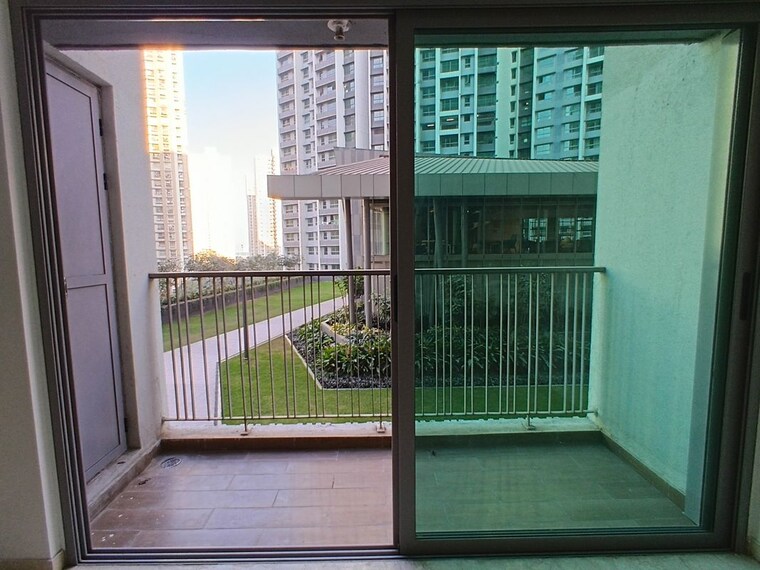 Room, kalpataru-immensa 3.5 Bedroom 1324 Sq.Ft. Apartment In Kolshet Road Thane 9720241
