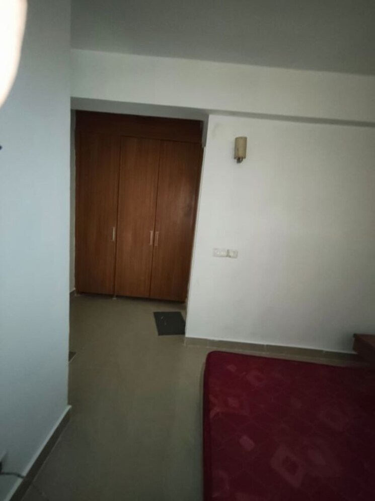 Room, paras-seasons 1 Bedroom 680 Sq.Ft. Apartment In Sector 168 Noida 9720222