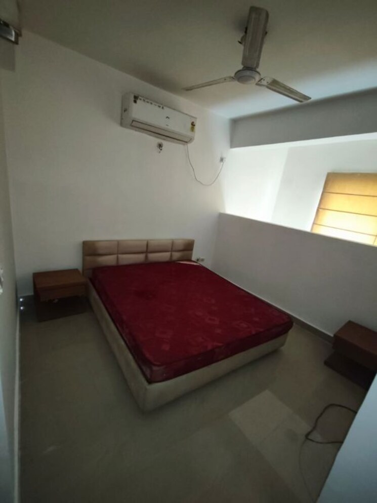 Bedroom, paras-seasons 1 Bedroom 700 Sq.Ft. Apartment In Sector 168 Noida 9720224