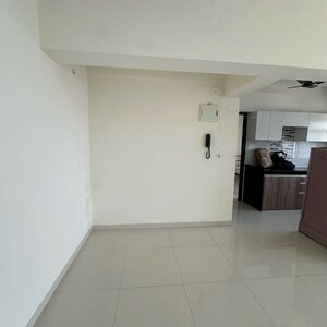1 BHK Apartment For Rent in Goregaon East