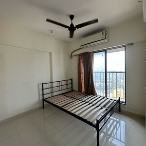 Room in 1 BHK Apartment at Goregaon East – for Rent