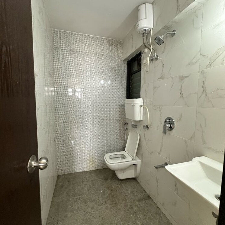 Bathroom, goregaon east 1 Bedroom 585 Sq.Ft. Apartment In Goregaon East Mumbai 9720270