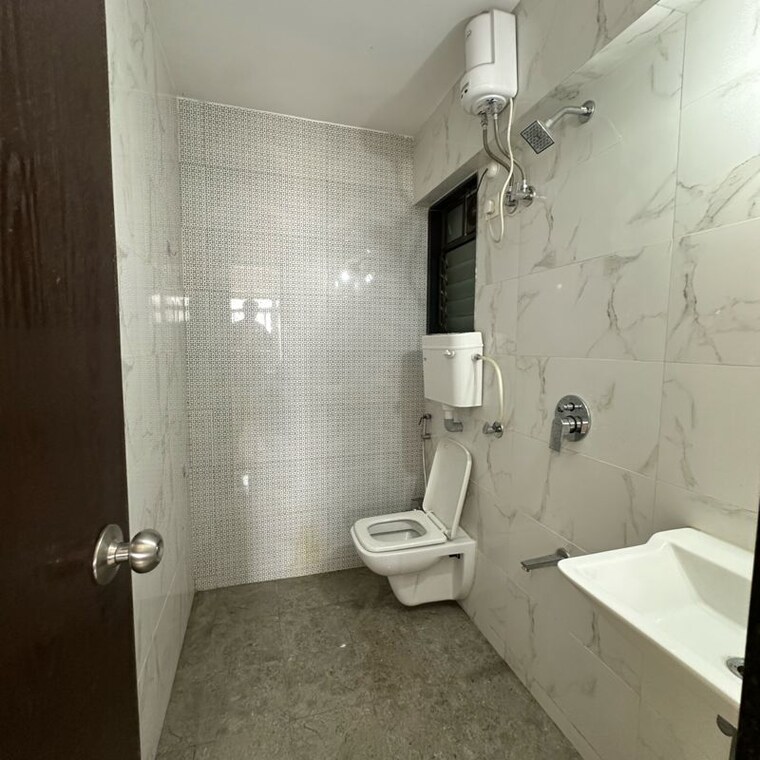 Bathroom, goregaon east 1 Bedroom 585 Sq.Ft. Apartment In Goregaon East Mumbai 9720270
