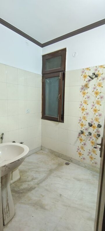Bathroom in 3 BHK Apartment at Dwarka Mor – for Rent