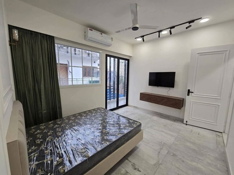 Bedroom, freedom fighters enclave 2 Bedroom 1000 Sq.Ft. Apartment In Freedom Fighters Enclave Delhi 9720308