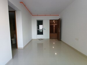 Room in 2 BHK Apartment at Kalpataru Immensa B, Kolshet Road – for Rent