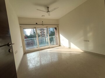 Room in 3 BHK Apartment at RNA Continental, Chembur – for Rent