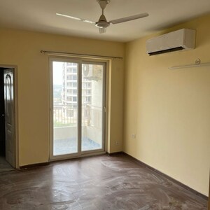 Room in 2.5 BHK Apartment at Supertech Araville, Sector 79 – for Rent