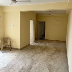 Room in 2.5 BHK Apartment at Supertech Araville, Sector 79 – for Rent