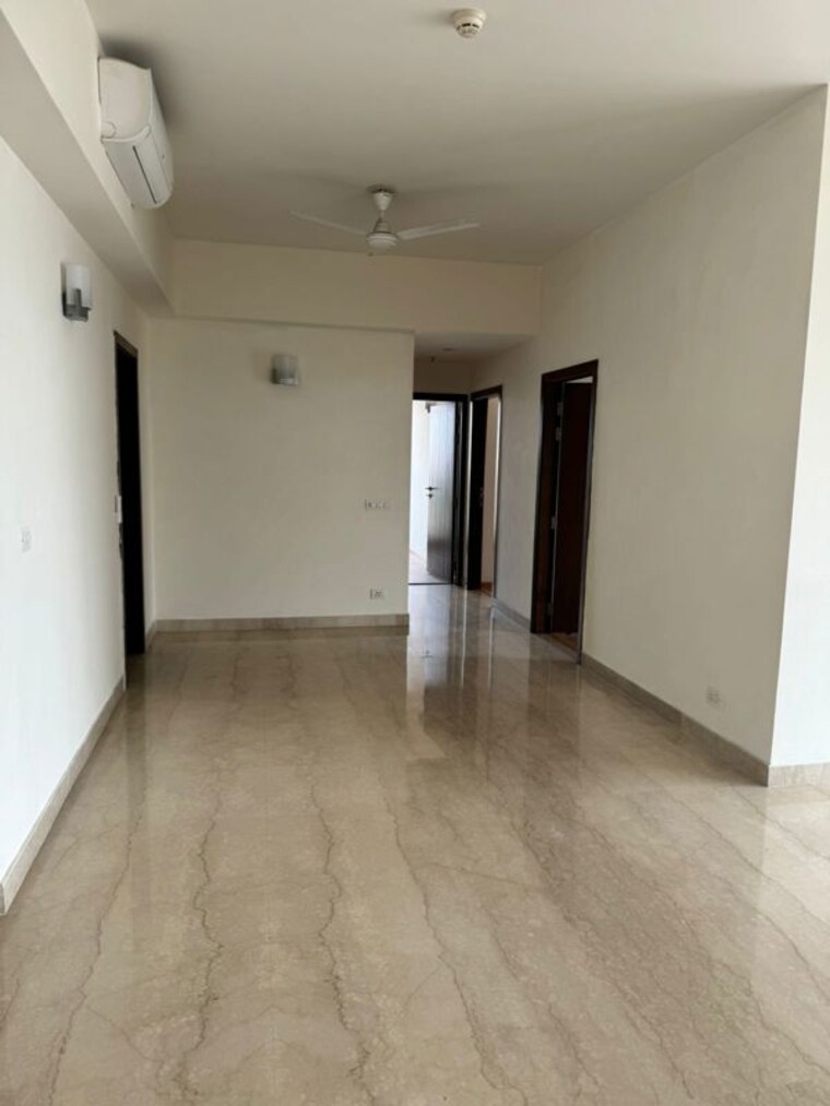 Room, emaar-marbella 5 Bedroom 8140 Sq.Ft. Villa In Sector 66 Gurgaon 9720425