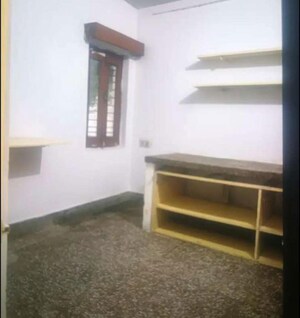 Room in 2 BHK Independent House at Adil Nagar – for Rent