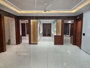 Building Lobby in 1.5 BHK Builder Floor at Shalimar Garden – for Sale