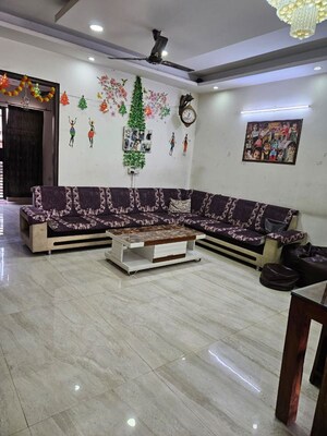 Gym in 3 BHK Builder Floor at Sector 37 – for Rent