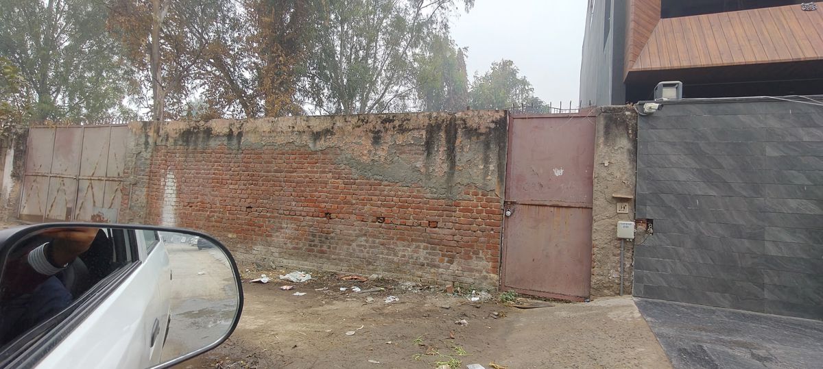Plot For Sale in Sector 11