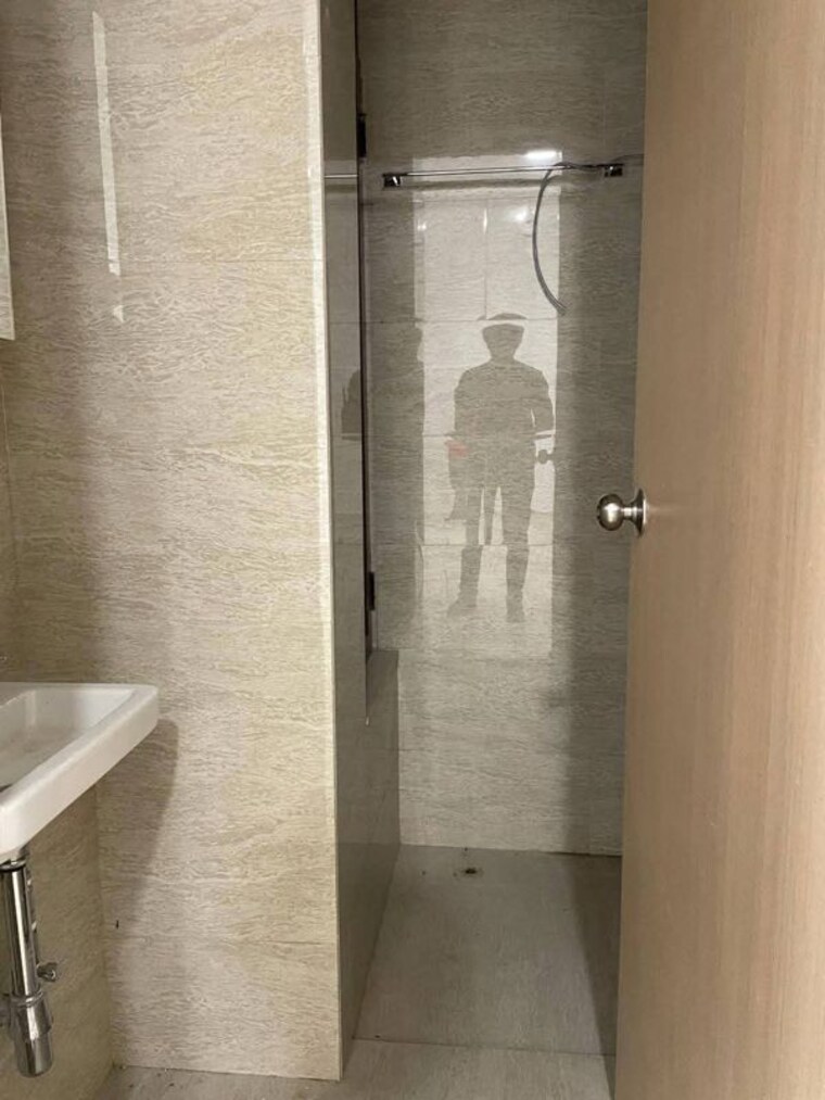 Bathroom, ishan-chs-matunga 3 Bedroom 1300 Sq.Ft. Apartment In Matunga East Mumbai 9720667