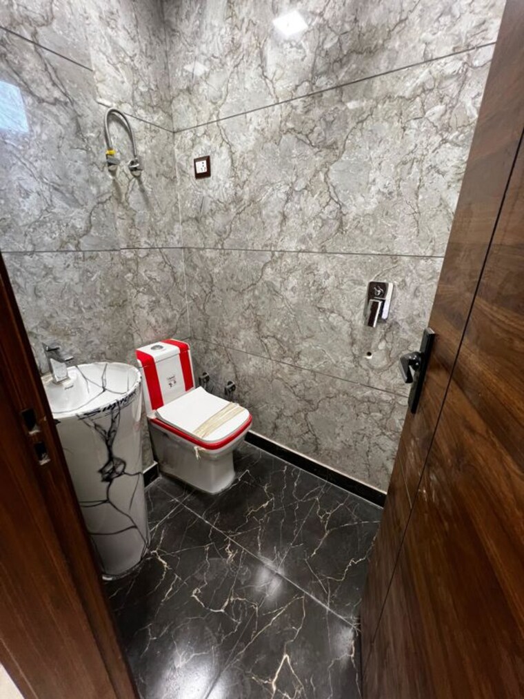 undefined, dwarka mor 2 Bedroom 610 Sq.Ft. Builder Floor In Dwarka Mor Delhi 9720696