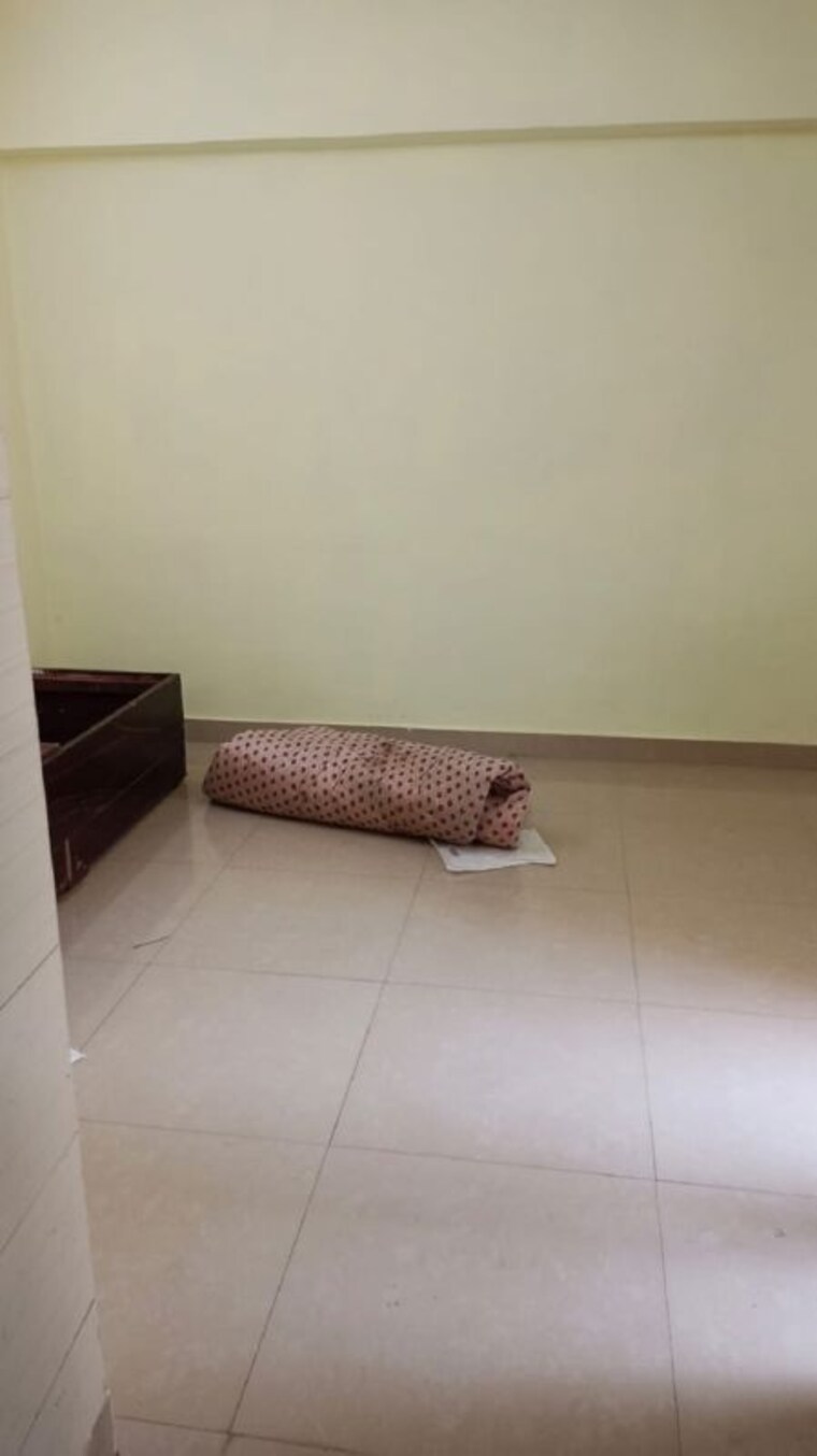 Bedroom, bandra west 1 RK 200 Sq.Ft. Apartment In Bandra West Mumbai 9720542