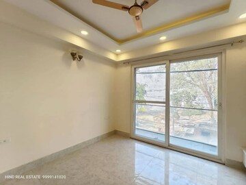 Room in 3 BHK Apartment at Saket – for Rent