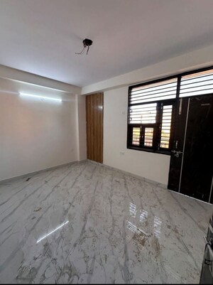 Room in 1 BHK Builder Floor at Chattarpur – for Rent
