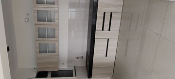 Room in 2.5 BHK Apartment at Atlanta Heights, Prabhadevi – for Rent