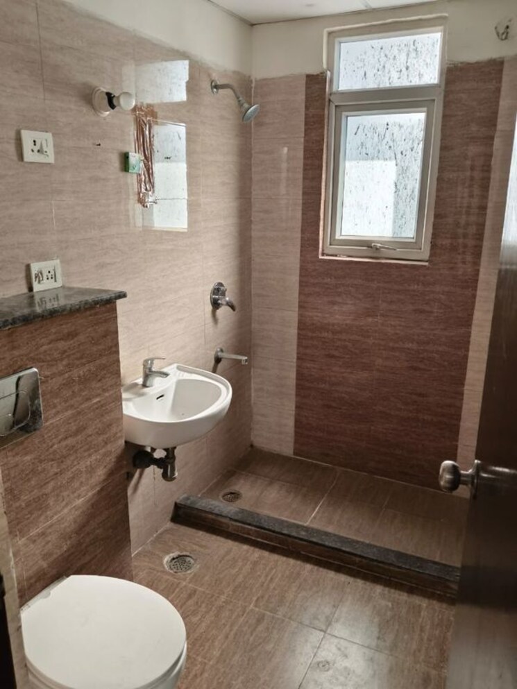 Bathroom, vip road 2 Bedroom 1250 Sq.Ft. Apartment In Vip Road Zirakpur 9720858