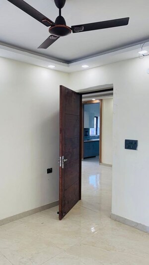 Room in 4 BHK Builder Floor at Ashoka Enclave – for Rent