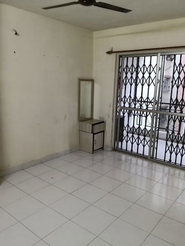 Room in 2 BHK Apartment at Ganesh Baug, Sinhagad Road – for Rent