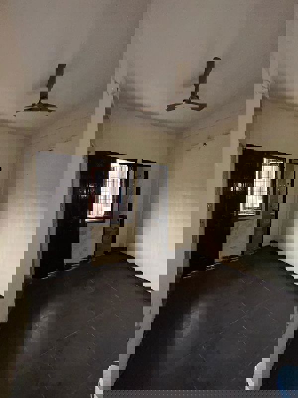 2.5 BHK Apartment For Rent in Wave Executive Floors